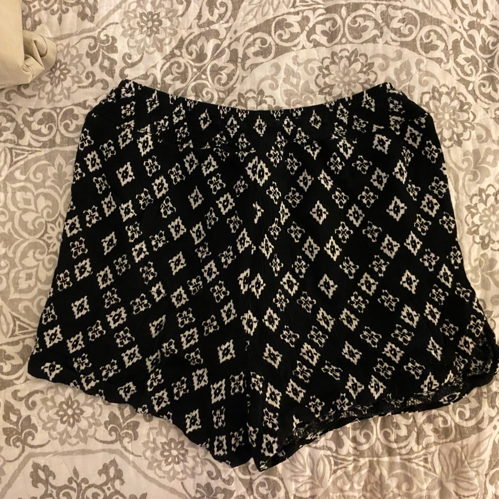 Patterned Shorts - Picture 2 of 2